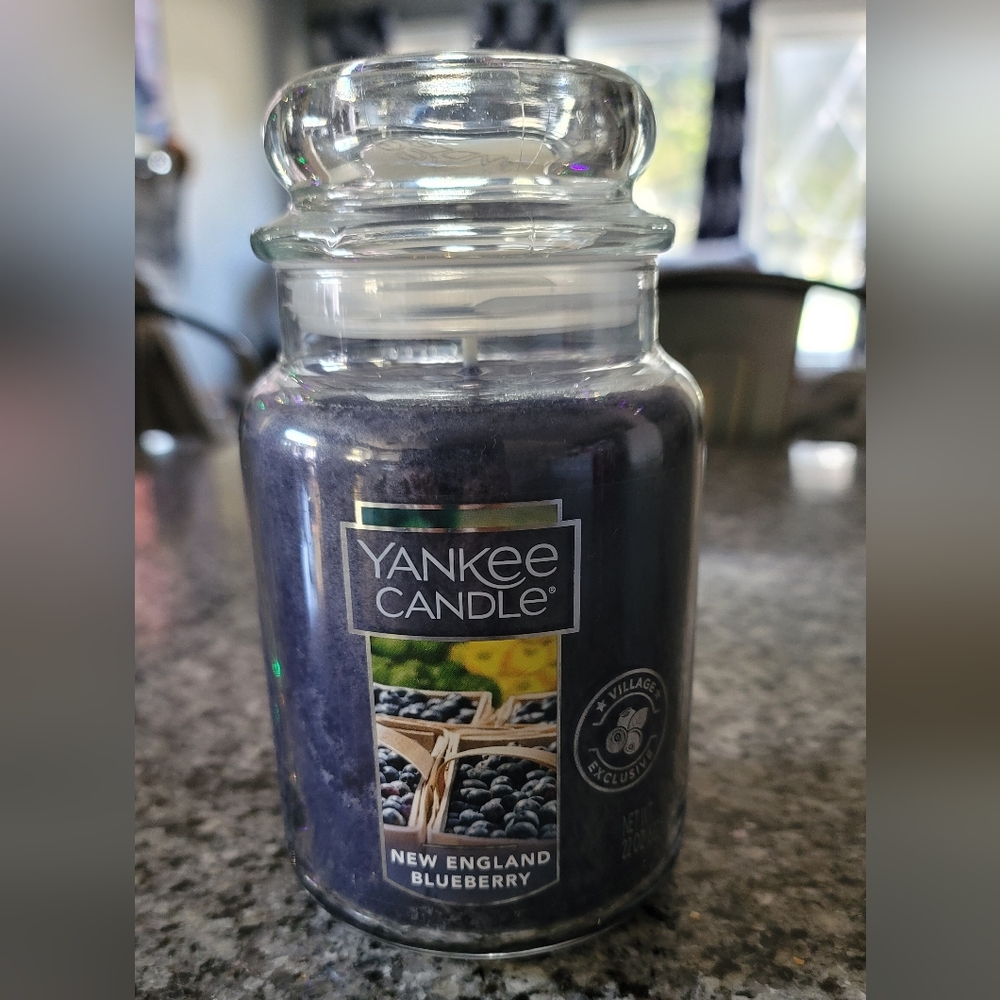 Yankee New England Blueberry Jar Candle